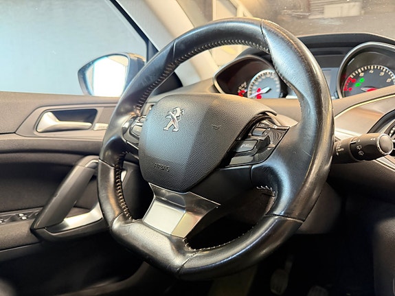 Peugeot 308 SW 17 of 23