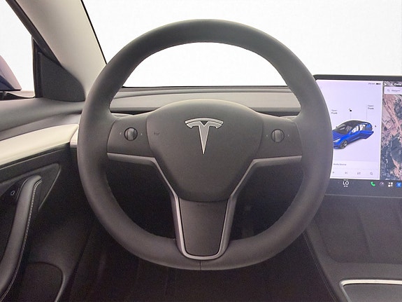 Tesla Model 3 11 of 30