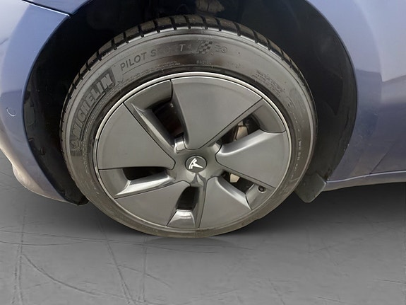 Tesla Model 3 27 of 30