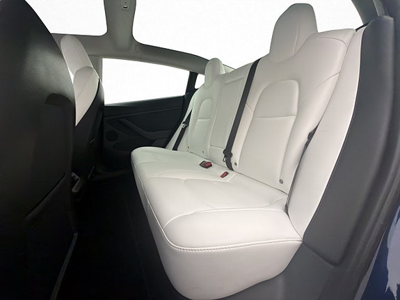Tesla Model 3 16 of 30