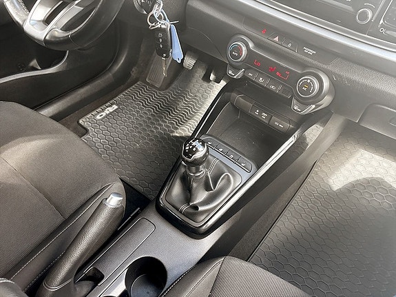 Kia Rio 12 of 17