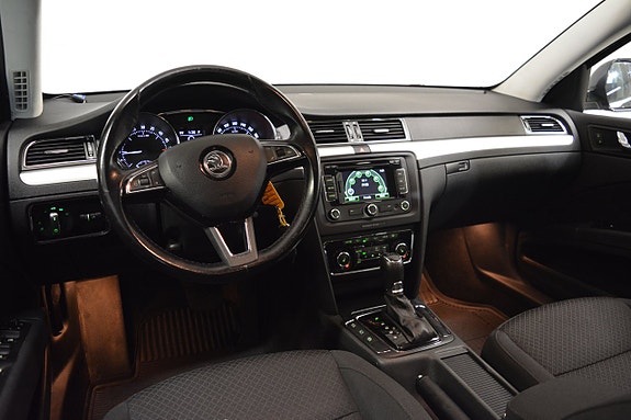 Skoda Superb 9 of 14