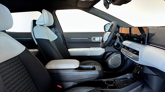 Kia EV4 3 of 10