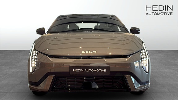 Kia EV4 8 of 10