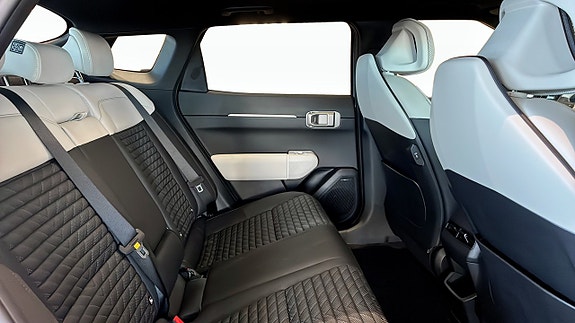 Kia EV4 5 of 10