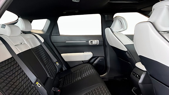 Kia EV4 5 of 9