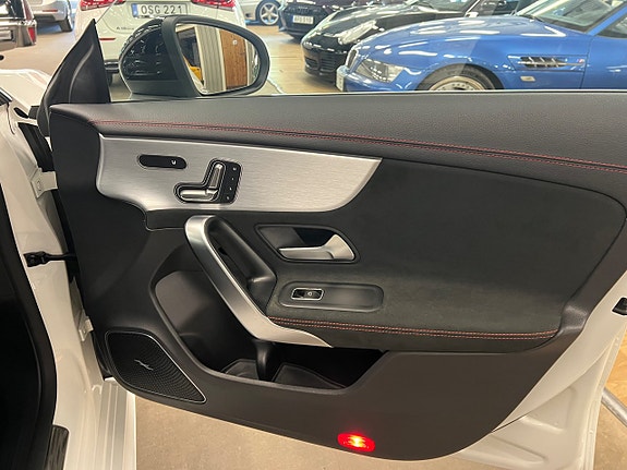 Mercedes-Benz CLA200 11 of 11
