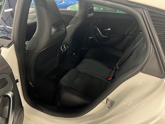 Mercedes-Benz CLA200 8 of 11