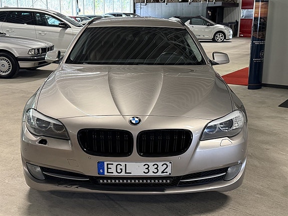 BMW 520 2 of 9