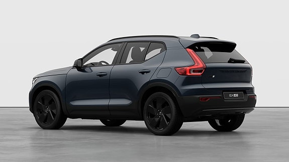 Volvo EX40 7 of 8