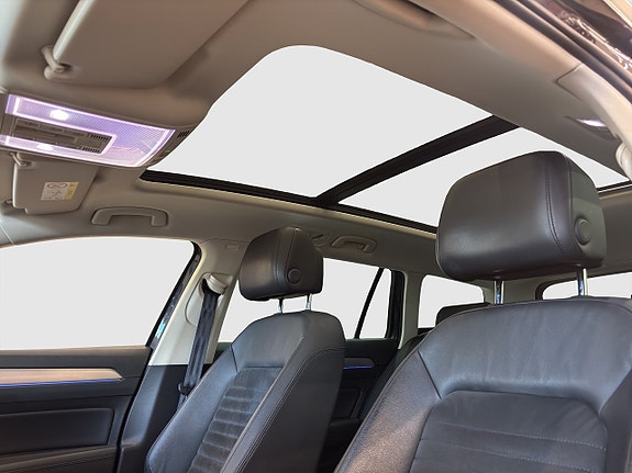 Volkswagen Passat 11 of 24