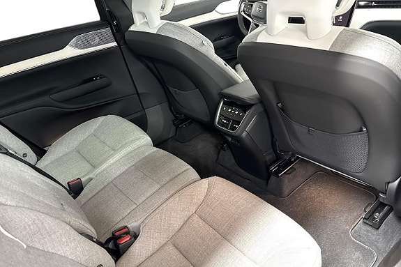 Volvo EX90 9 of 24