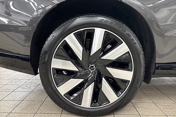 Volvo EX90 17 of 24