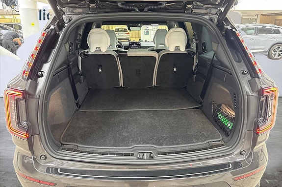 Volvo EX90 12 of 24