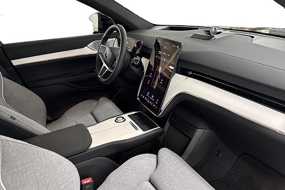 Volvo EX90 7 of 24