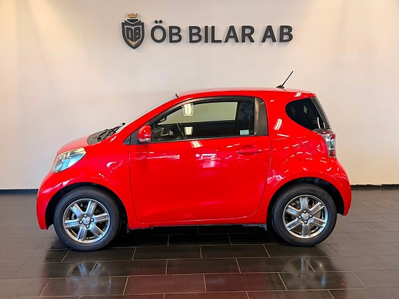 Toyota IQ 4 of 9