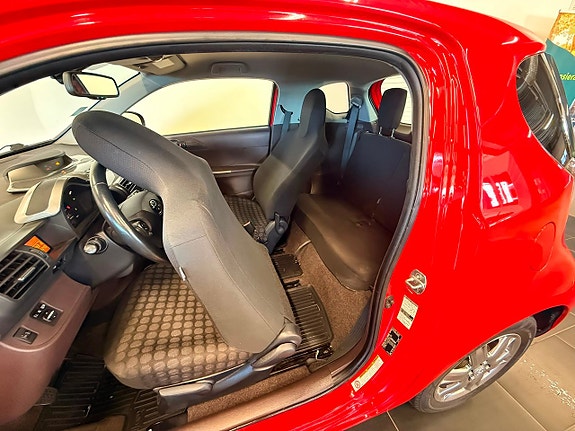 Toyota IQ 9 of 9