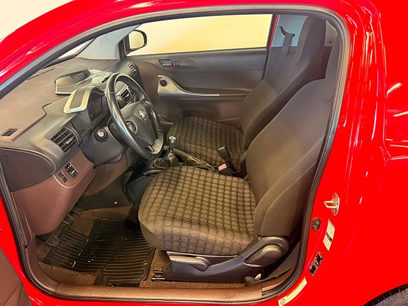 Toyota IQ 7 of 9