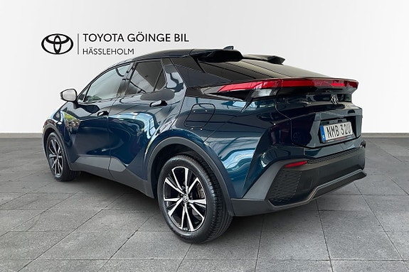 Toyota C-HR 2 of 10