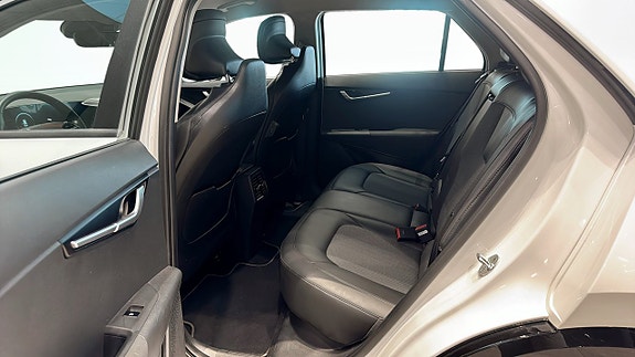Kia e-Niro 9 of 17