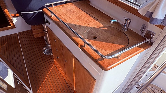Nimbus 35 Nova -04 AXLAR "READY TO CRUISE" 9 of 13