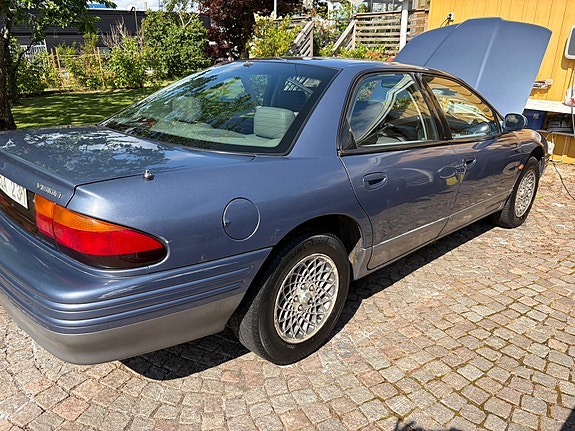 Chrysler Vision 4 of 15