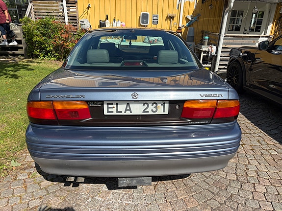 Chrysler Vision 3 of 15