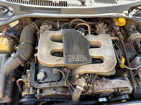 Chrysler Vision 11 of 15