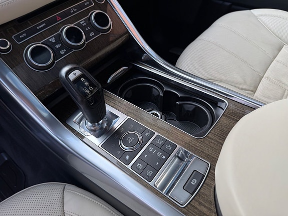 Land Rover Range Rover Sport 12 of 30