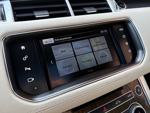 Land Rover Range Rover Sport 14 of 30