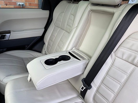 Land Rover Range Rover Sport 21 of 30