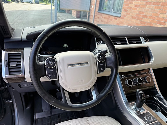 Land Rover Range Rover Sport 10 of 30