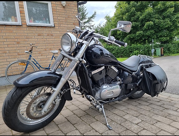Kawasaki Vulcan 800 2 of 4