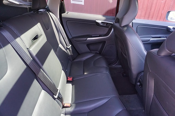 Volvo XC60 6 of 8