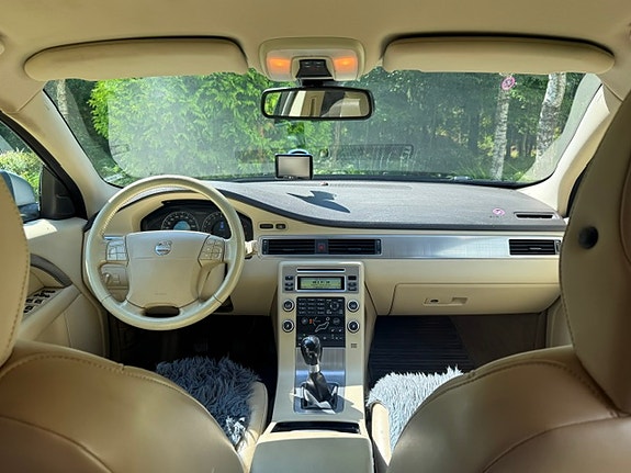 Volvo V70 8 of 8