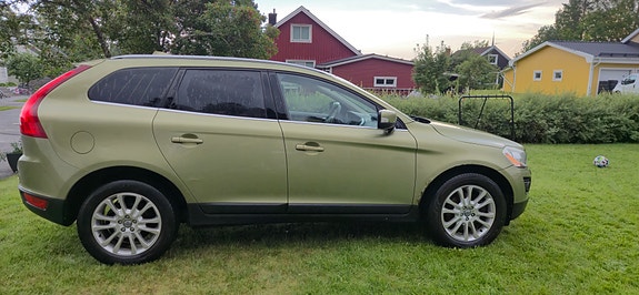 Volvo XC60 3 of 19