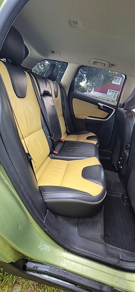 Volvo XC60 11 of 19