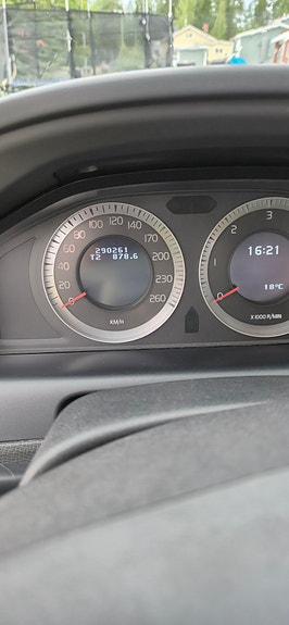 Volvo XC60 14 of 19