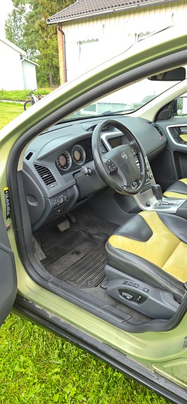 Volvo XC60 10 of 19