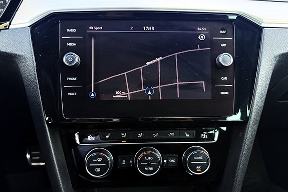 Volkswagen Passat Alltrack 23 of 27