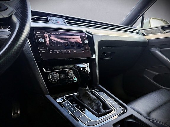 Volkswagen Passat Alltrack 19 of 27