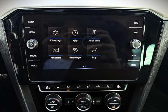Volkswagen Passat Alltrack 22 of 27