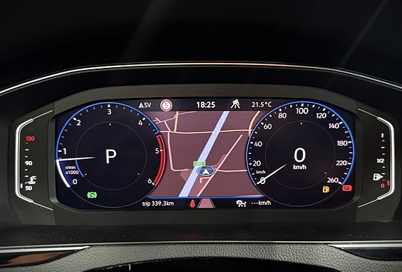 Volkswagen Passat Alltrack 17 of 27