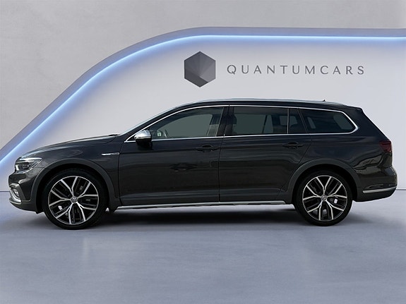 Volkswagen Passat Alltrack 3 of 27