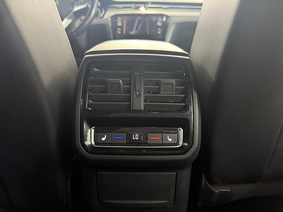 Volkswagen Passat Alltrack 26 of 27