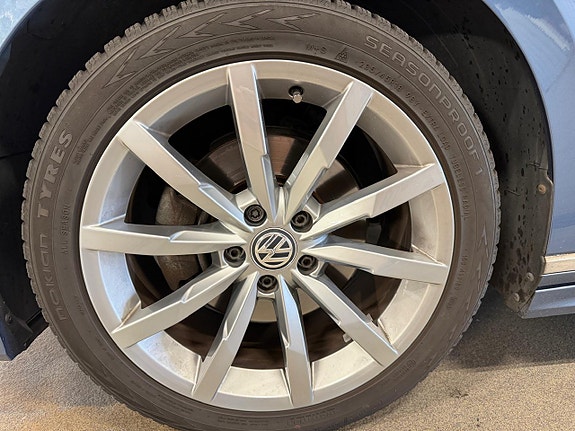 Volkswagen Passat 19 of 20
