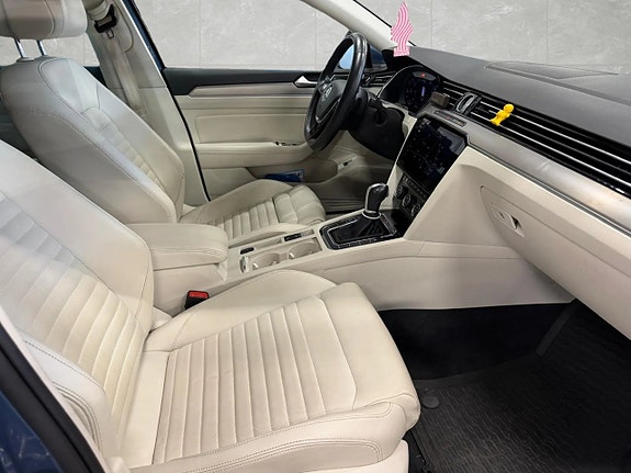 Volkswagen Passat 15 of 20