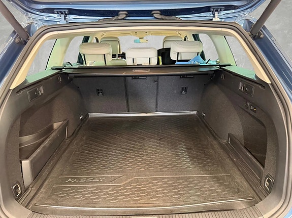 Volkswagen Passat 17 of 20