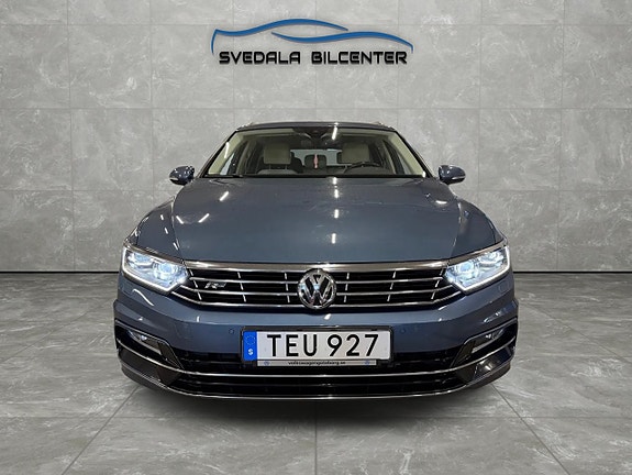 Volkswagen Passat 2 of 20