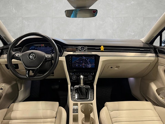 Volkswagen Passat 7 of 20